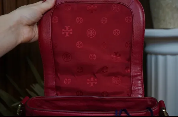 Tory Burch Leather Crossbody Bag - Image 4