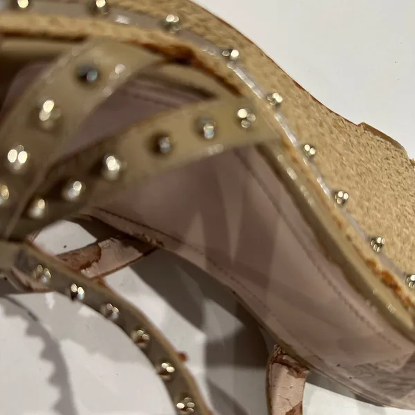 Vince Camuto Spiked, Tan, Patent Leather, Wedge Heels -‎ Size 7.5 - Image 15