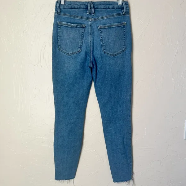 Good American Good Waist step hem jeans size 30 - Image 5