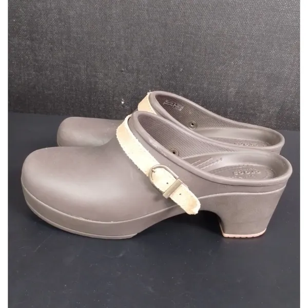 Crocs Women's Brown Shoes/Clogs/2.5" Heel Size 9 SKU 2530 - Image 3