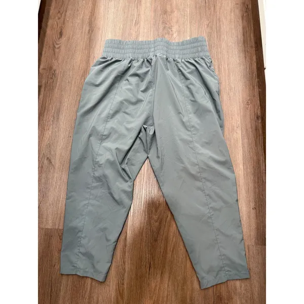 Nike Dri-FIT‎ Gray Smocked Waist Cropped Tapered Track Pants Womens 2X Plus Size - Image 3