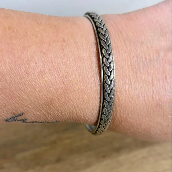 Vintage Liz Claiborne Silver Tone Braided Bangle Bracelet Signed LC - Image 4