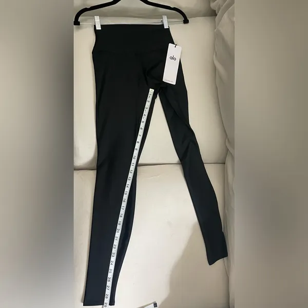 Alo Yoga NWT High Waisted Airlift Leggings in Black Size S - Image 7