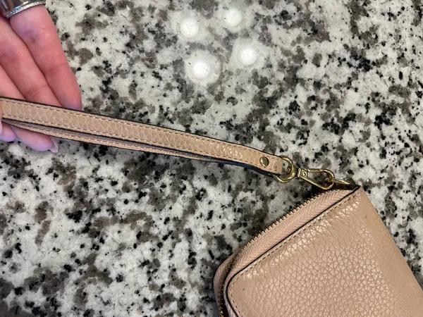 Michael Kors Wallet Wristlet - Image 8