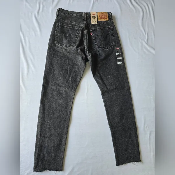 Levi's 501 Skinny High Rise Fitted Through Hip And‎ Thigh Size 26x28 - Image 16