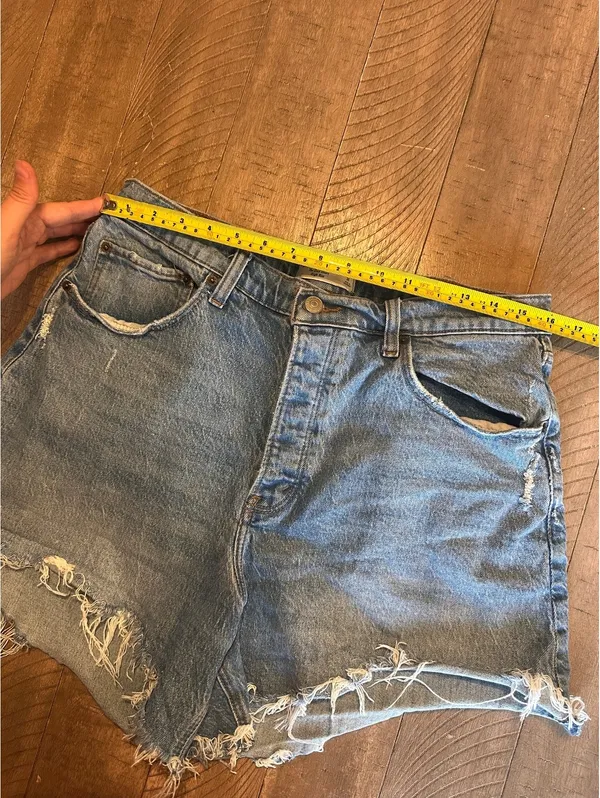 Abercrombie & Fitch High Rise Dad Shorts Denim Distressed Women’s 14 / 32 Curve - Image 9