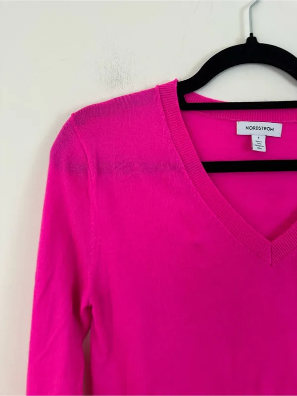 Nordstrom Fuchsia Merino Wool Blend V-Neck Women's Sweater Size Small - Image 2