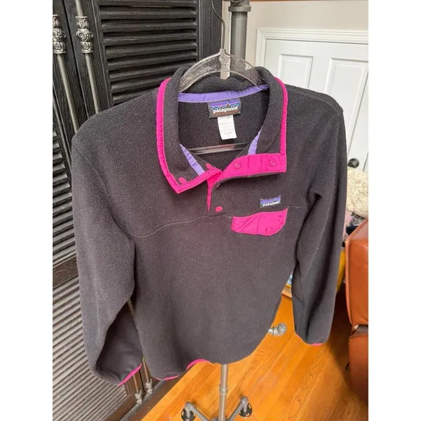 Patagonia Women's‎ Lightweight Synchilla Snap-T Pullover black pink fleece M - Image 2