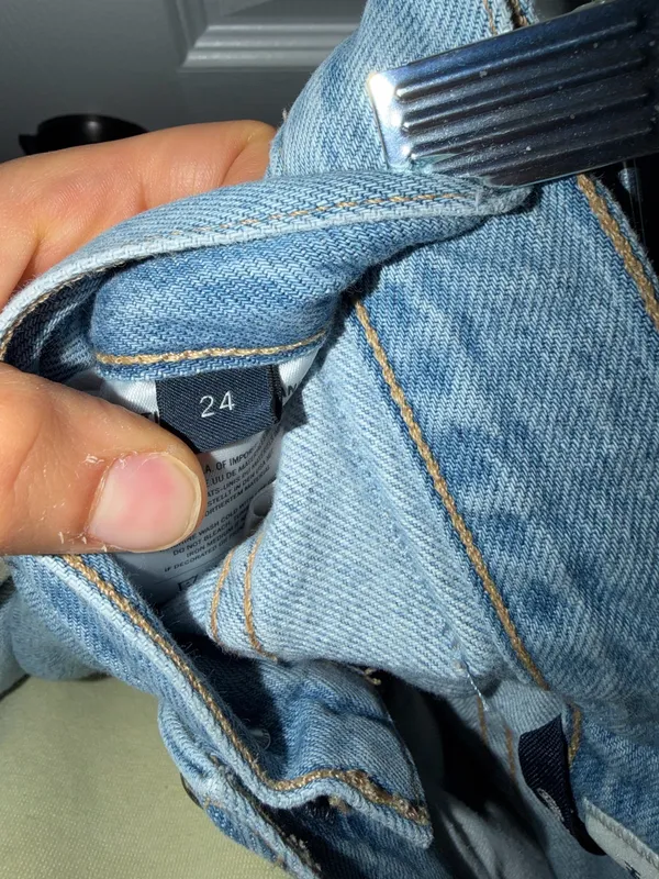 Aritzia Jeans - Image 4