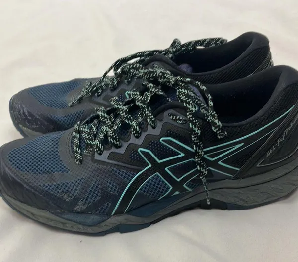 ASICS Gel-Fuji Trabuco 6 Black and Blue Running Shoes woman’s size 7 1/2 - Image 5