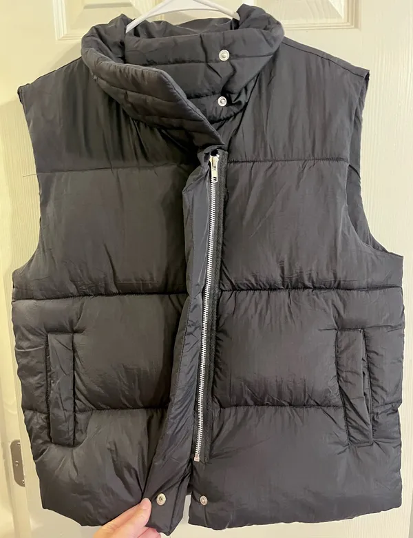 Black Puffer Vest Size M - Image 3