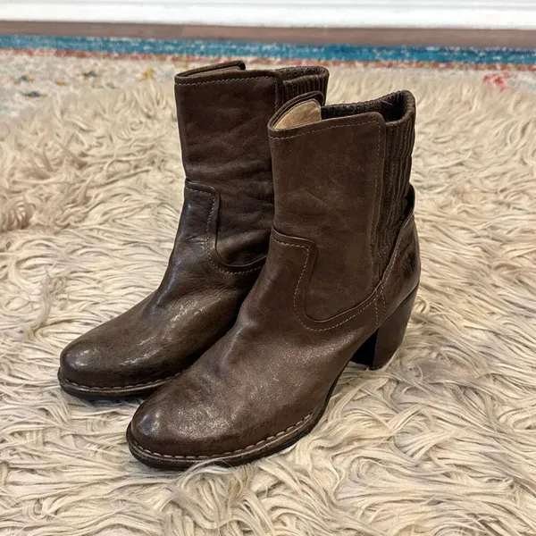 Frye Lucinda scrunch short boots size 6.5 - Image 2