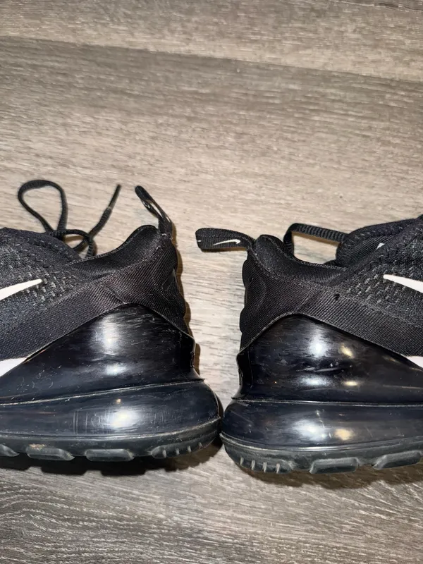 Nike Air Max 270 Shoes - Image 7