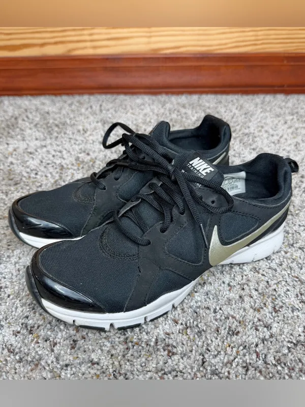 Nike In Season TR 2 Sneakers Tennis Shoes 6.5 Black Metallic Silver White - Image 2