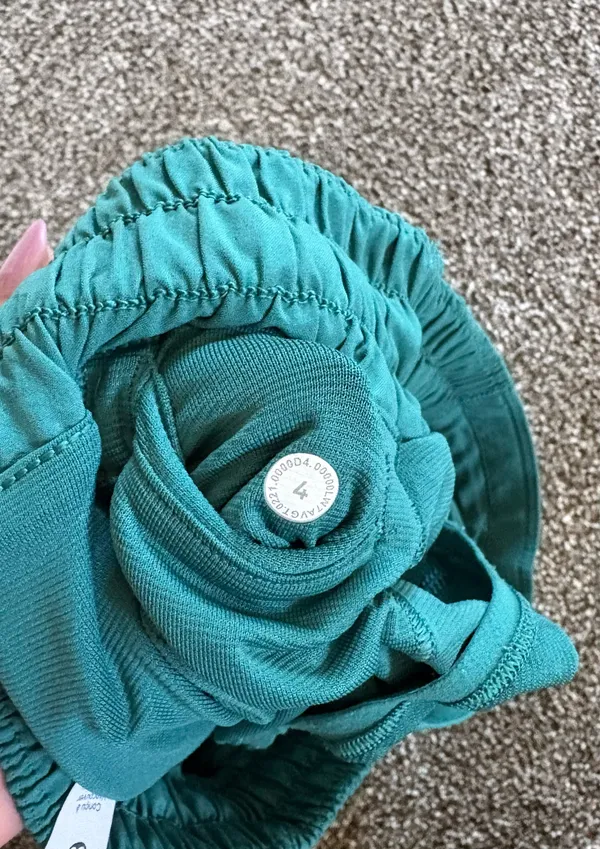 Lululemon Hot Hot Shorts - Image 4