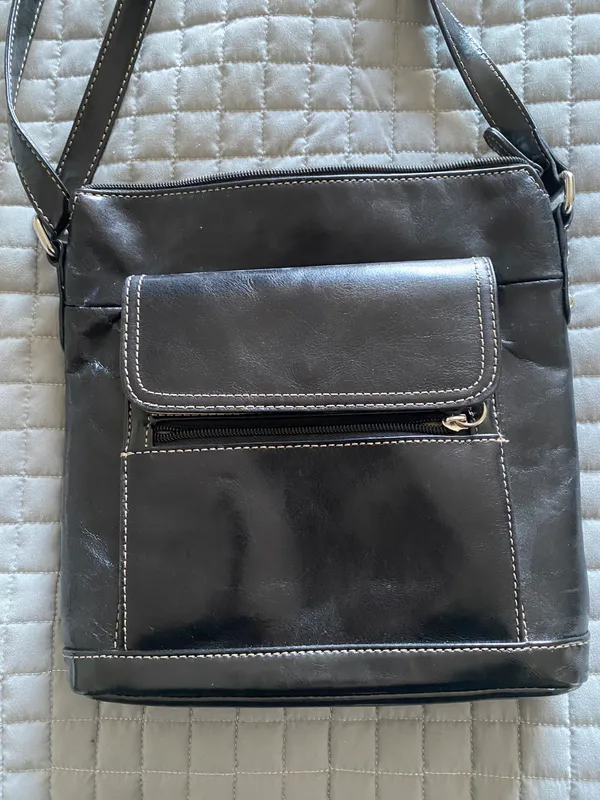 Giani Bernini Black Purse - Image 4