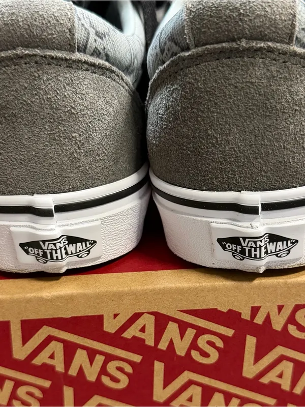 Vans Sneakers - women’s size 6.5 - Image 3