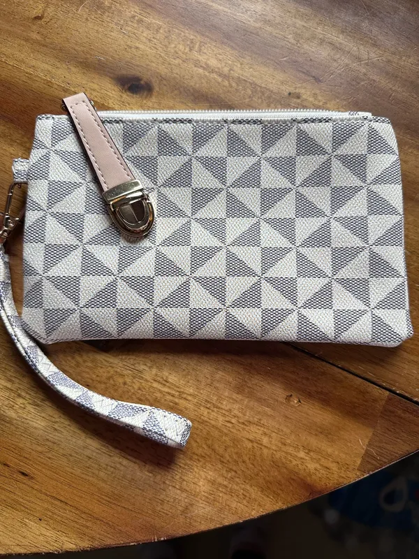 Amazon backpack with cosmetic bag  - Image 2