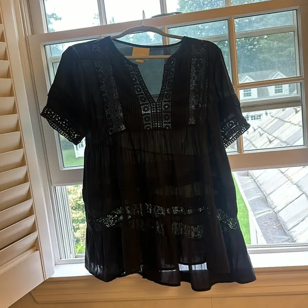 Maeve Anthropologie short sleeved top Medium black cute - Image 4