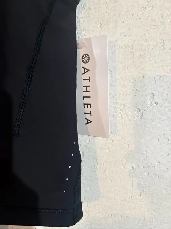 NWT Athleta Pacesetter 4” Shortie | Size: Large - Image 3