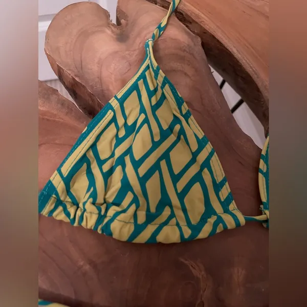 NWOT MISSGUIDED SWIMMING SUIT BIKINI S - Image 4