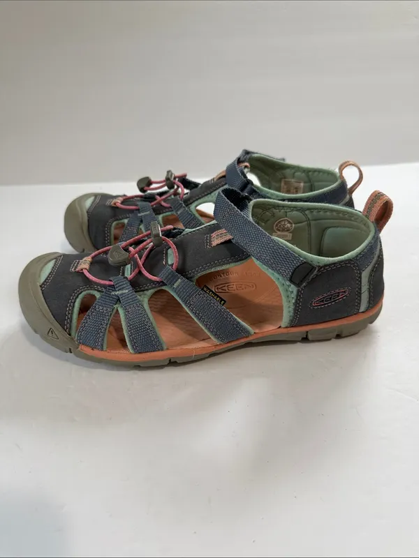 Keen Women’s Closed-Toe Sandals in Green, Coral and Gray - Image 3