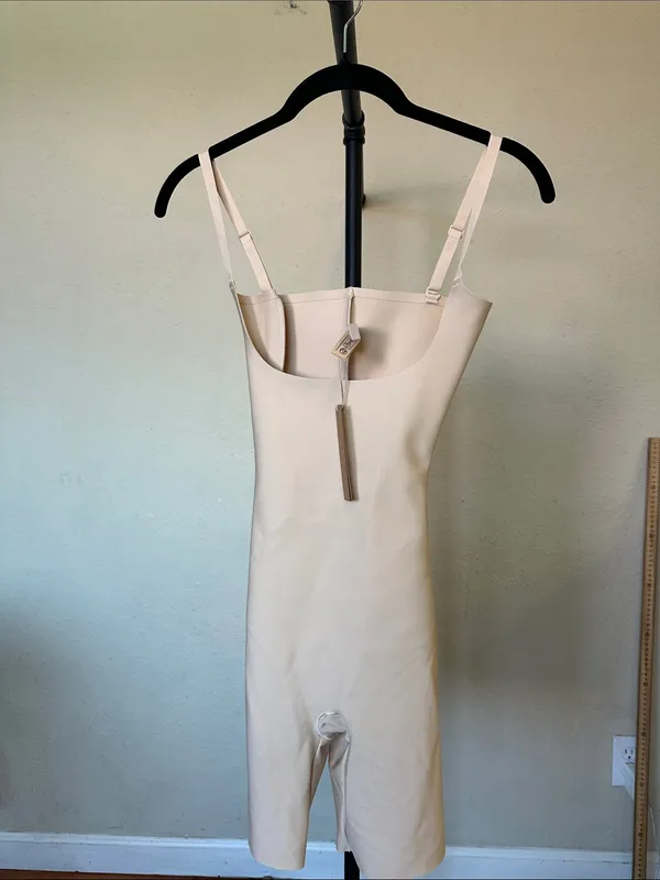 NWT SKIMS Body Core Sculpt Open Bust Mid Thigh Bodysuit in Sand size S - Image 3