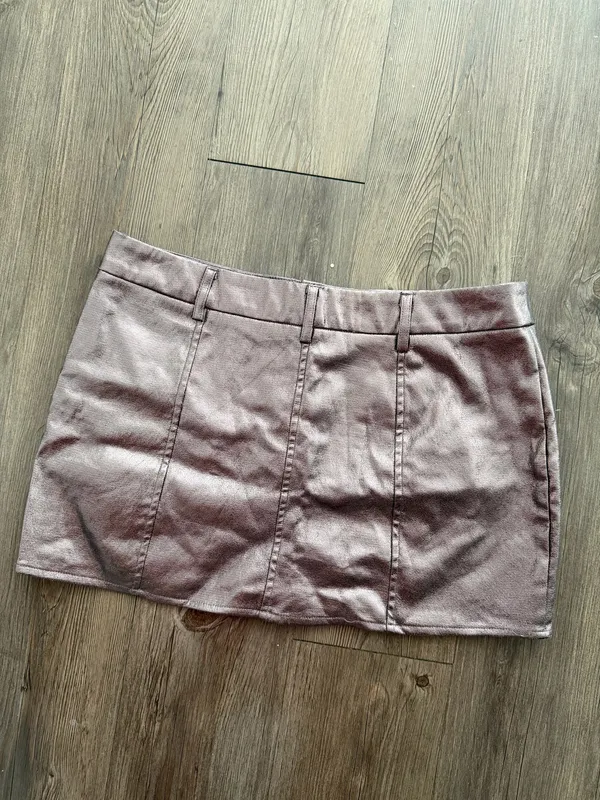 Pretty Little Thing Skirt Mini Metallic Rose Gold - Image 2