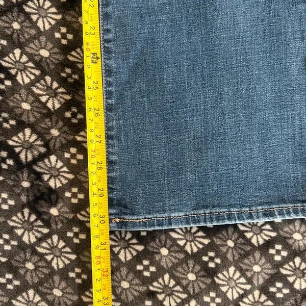 Levi’s Classic Bootcut Jeans - Image 6