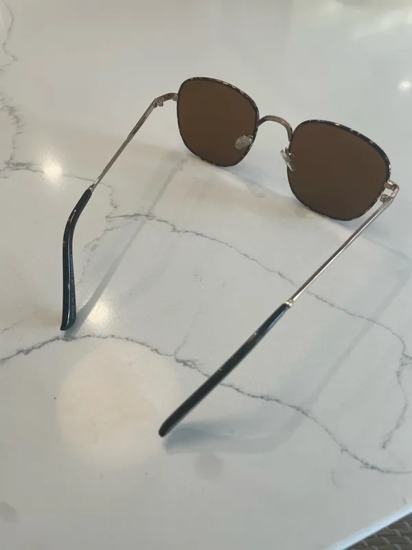 Round Sunglasses with Patterned Tortoiseshell Frame & Brown Lenses - Image 10