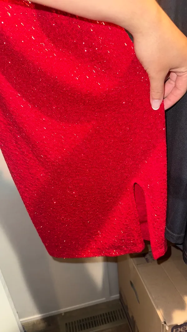 Red Dress Windsor - Image 4