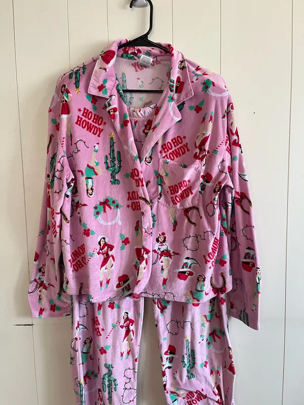 Holiday Time holiday pajamas in pink - Size XL - Image 2