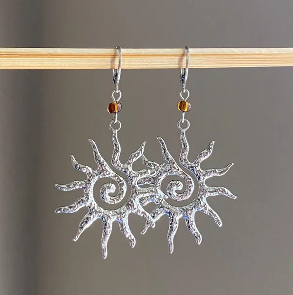 Handmade stainless steel sun boho retro vintage style dangle earrings☀️ - Image 4