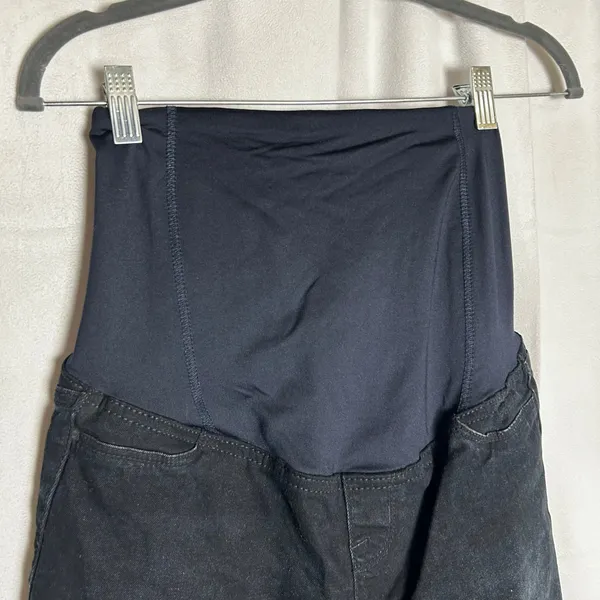 Isabel Maternity Raw Hem Full Belly Panel Dark Wash Bermuda‎ Jean Shorts Size 2 - Image 3