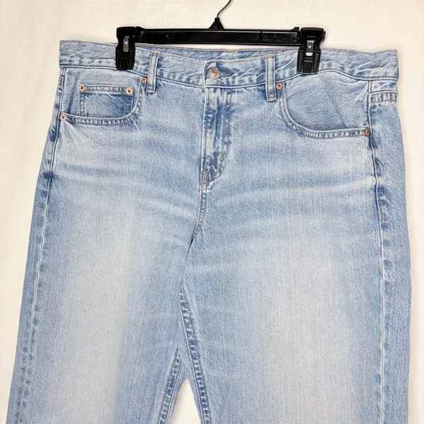 American Eagle Light Wash Straight Jeans - Image 5
