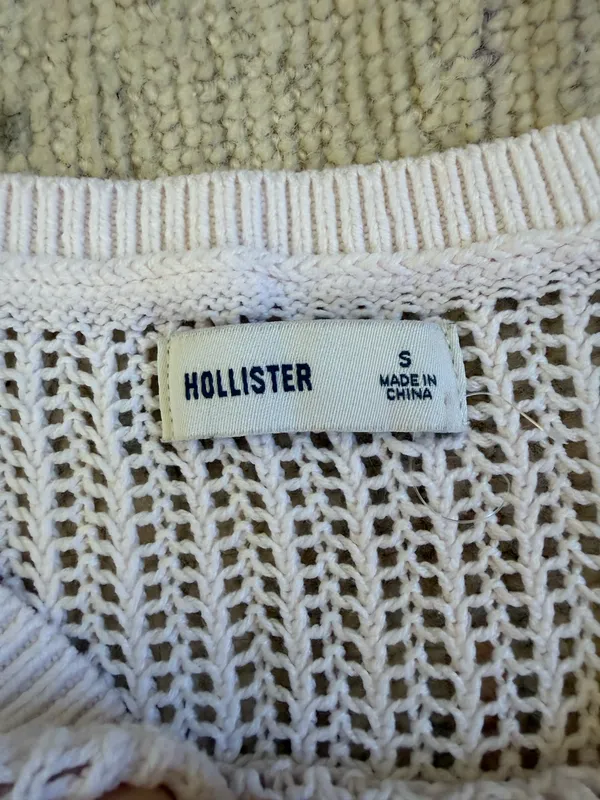 hollister sweater - Image 3