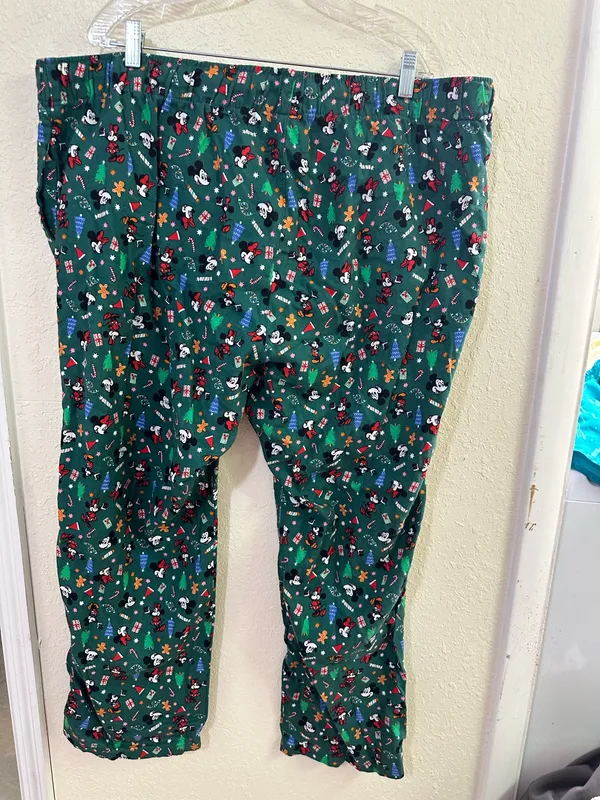 Old Navy Disney Holiday PJ Pants XXL - Image 2