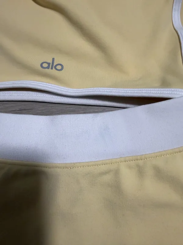 Alo Yoga Set - Image 4