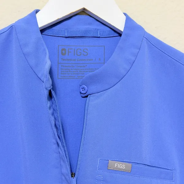 FIGS Montex Scrub Top Women's Size Small in Ceil Blue Mock Neck Pockets Oversize - Image 7