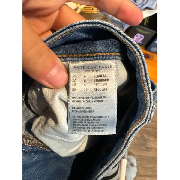 American Eagle medium wash Jegging jeans - Image 4