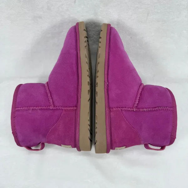 UGG Mini Boots Suede Leather Sheepskin‎ Lined SugarPlum Women's Size 6 - Image 7