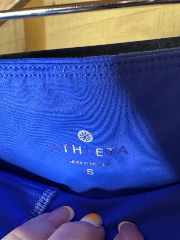 Athleta Cross It Shortie Royal Blue Compression Shorts Size Small - Image 4