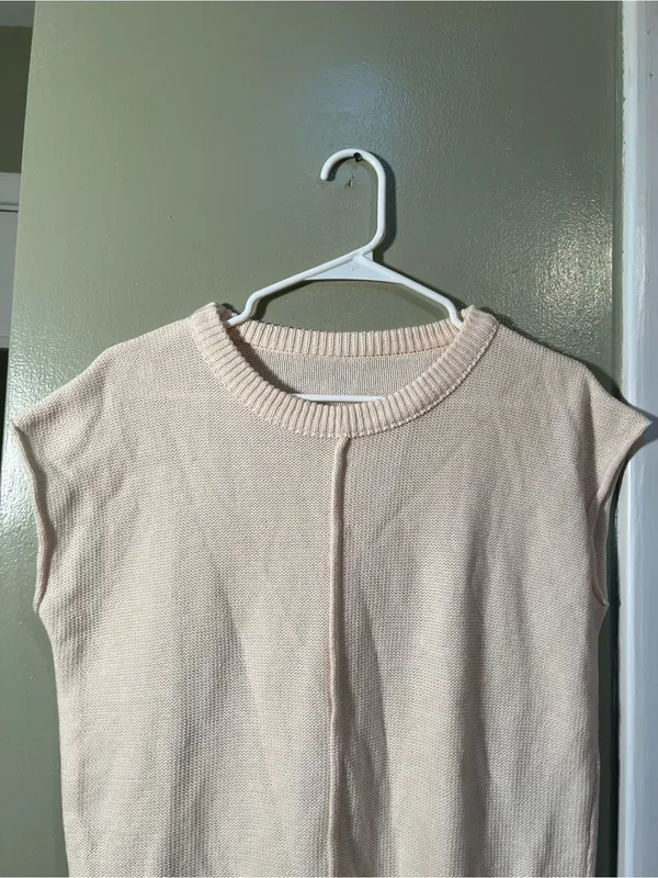 Women’s Size Medium Cap Sleeve Sweater Vest Crewneck Apricot Cream Orange RC6487 - Image 4