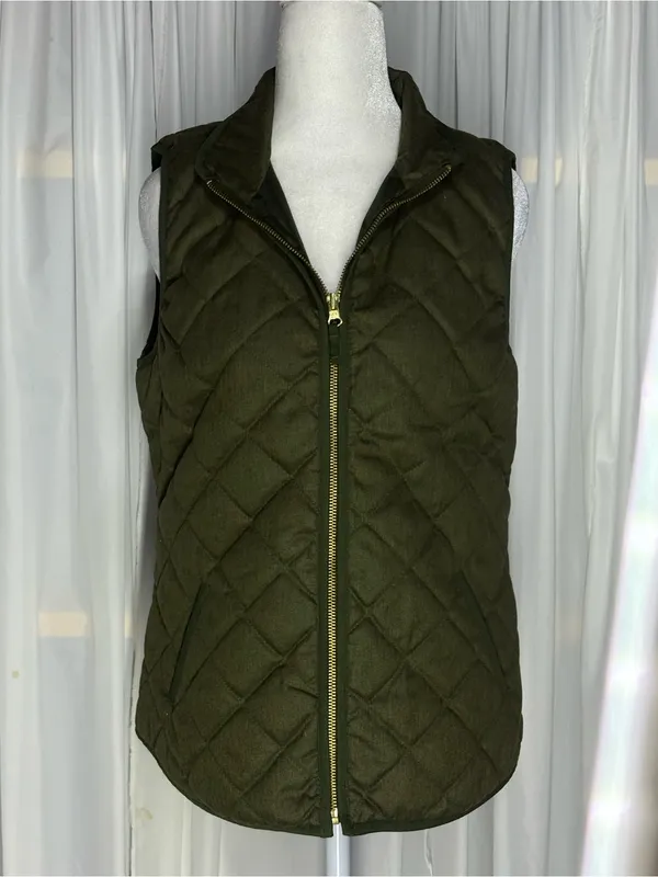 Old Navy Army Green Puffer Vest Women Size XS/TP Quilt Full Zip Pockets Preppy - Image 2