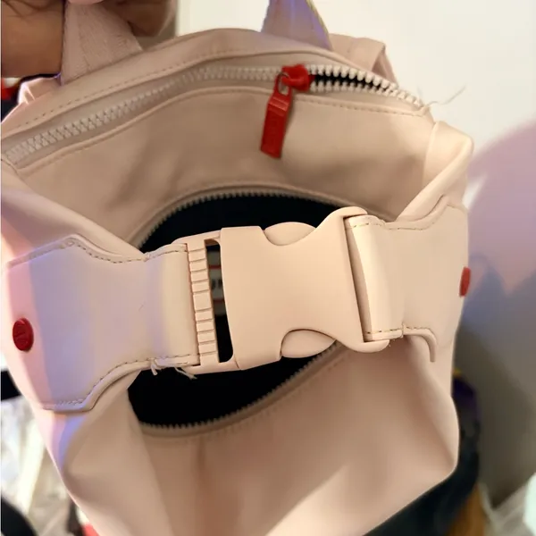 Hunter Original Top Clip Rubberized Backpack – Pale Pink (Minor Flaw) - Image 4