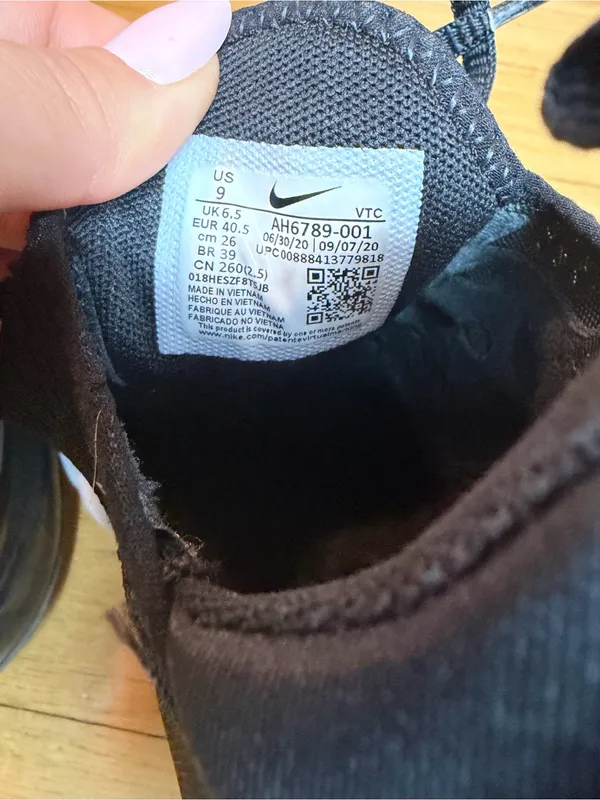 Nike Women's Air Max 270 Black Sneakers - Size 9 - Image 7