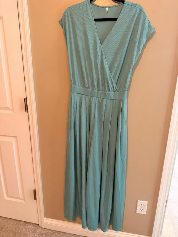 Halara M Seafoam Green Maxi Dress Crossover V-Neck Cap Sleeves Pleated Flowy Ski - Image 3