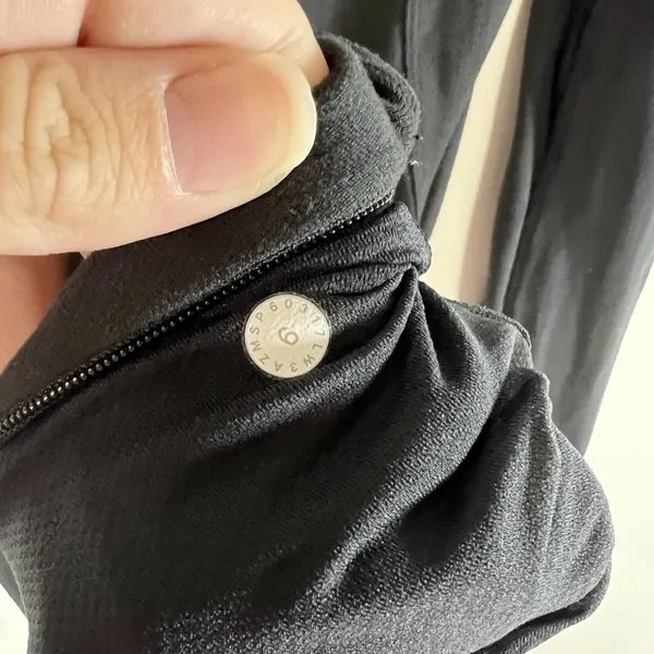 Lululemon Women's Extra Mile Rulu‎ Crew Neck Long Sleeve Top Black Size 6 Yoga - Image 7