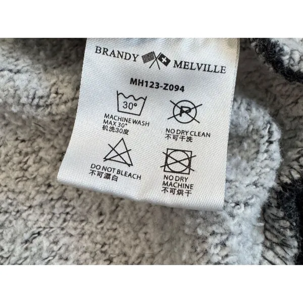 Brandy Melville Charcoal Gray Full-Zip Crop Hoodie | Cozy Essential - Image 4