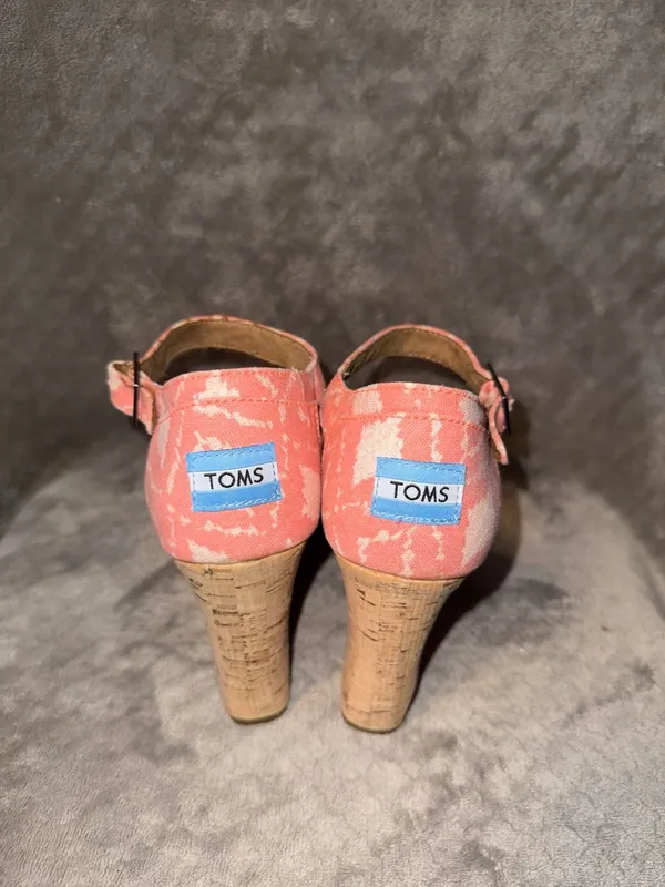 TOMS Women's Coral Patterned Cork Wedge Sandals Size 9M - Image 3